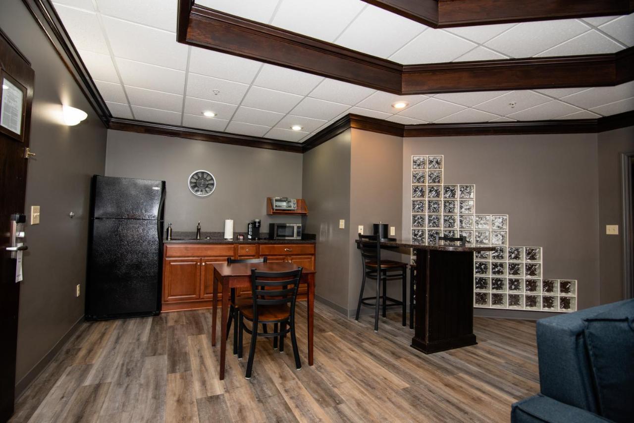 Best Western Plus Plattsburgh Exterior foto